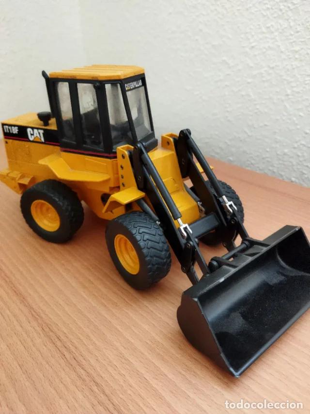 Vintage: Excavadora Caterpillar IT18F - Foto 1