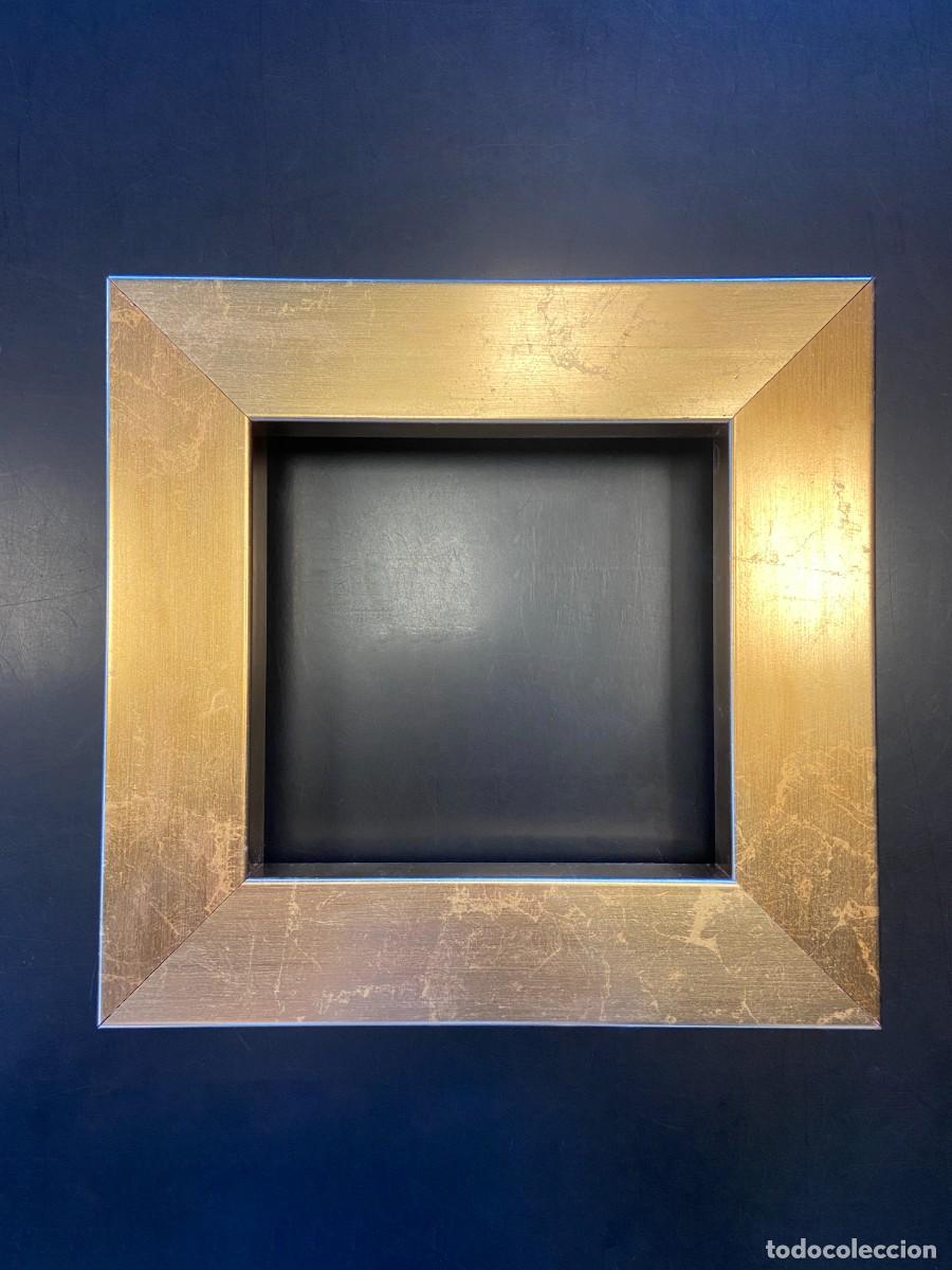 Vintage: Marco de madera cuadrado Imitaci&oacute;n Pan de Oro liso- 21x21 cm