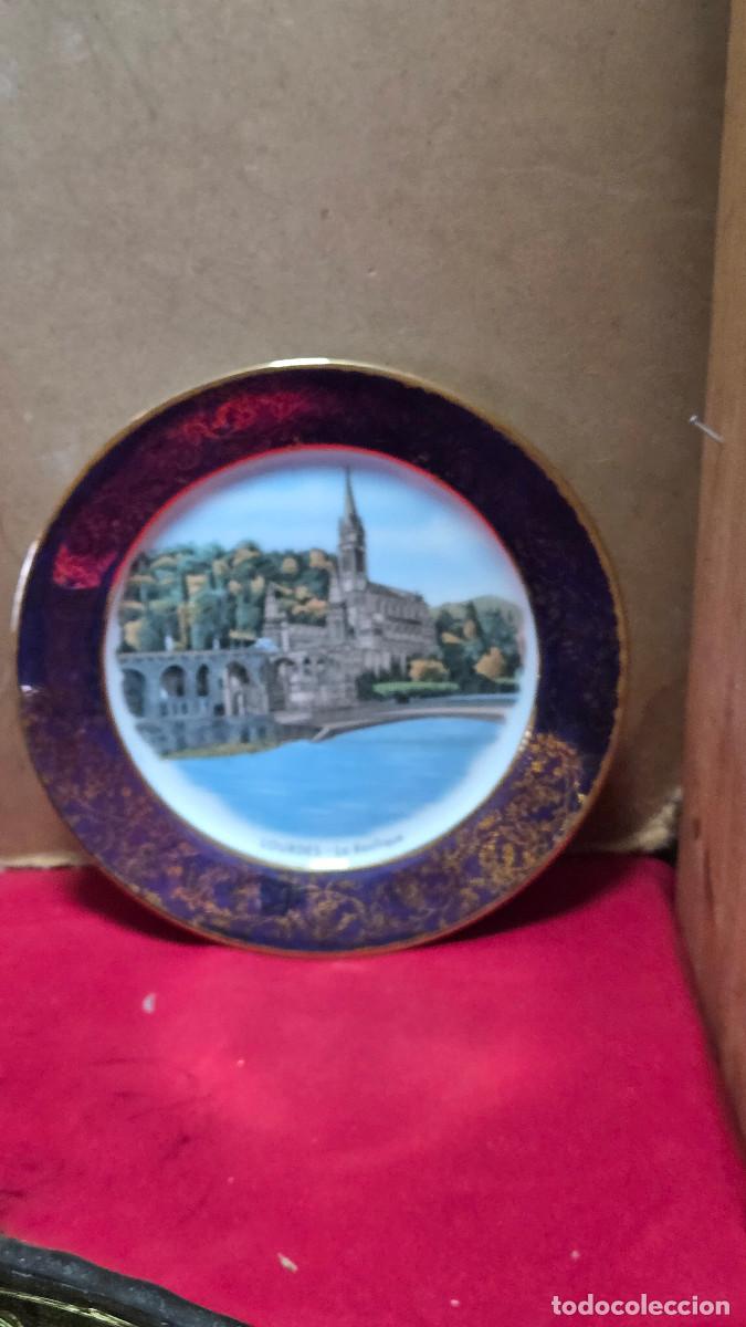 Vintage: plato de porcelana firmado