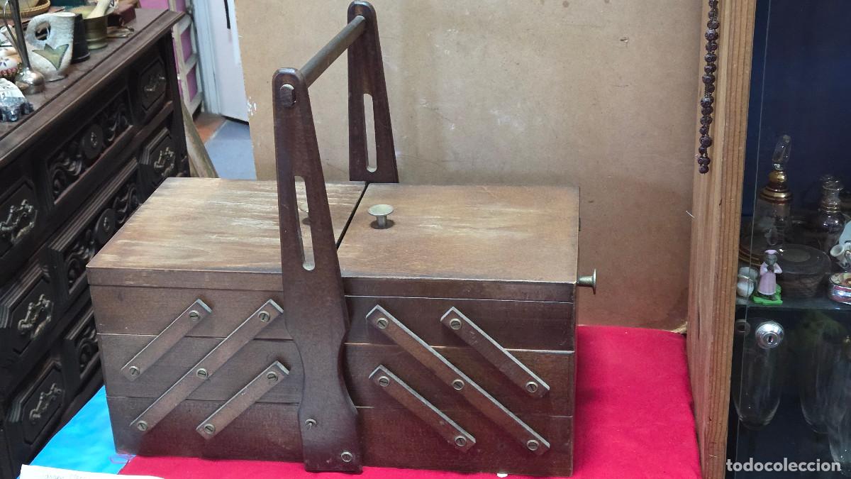 Vintage: costurero de madera antiguo - Foto 1