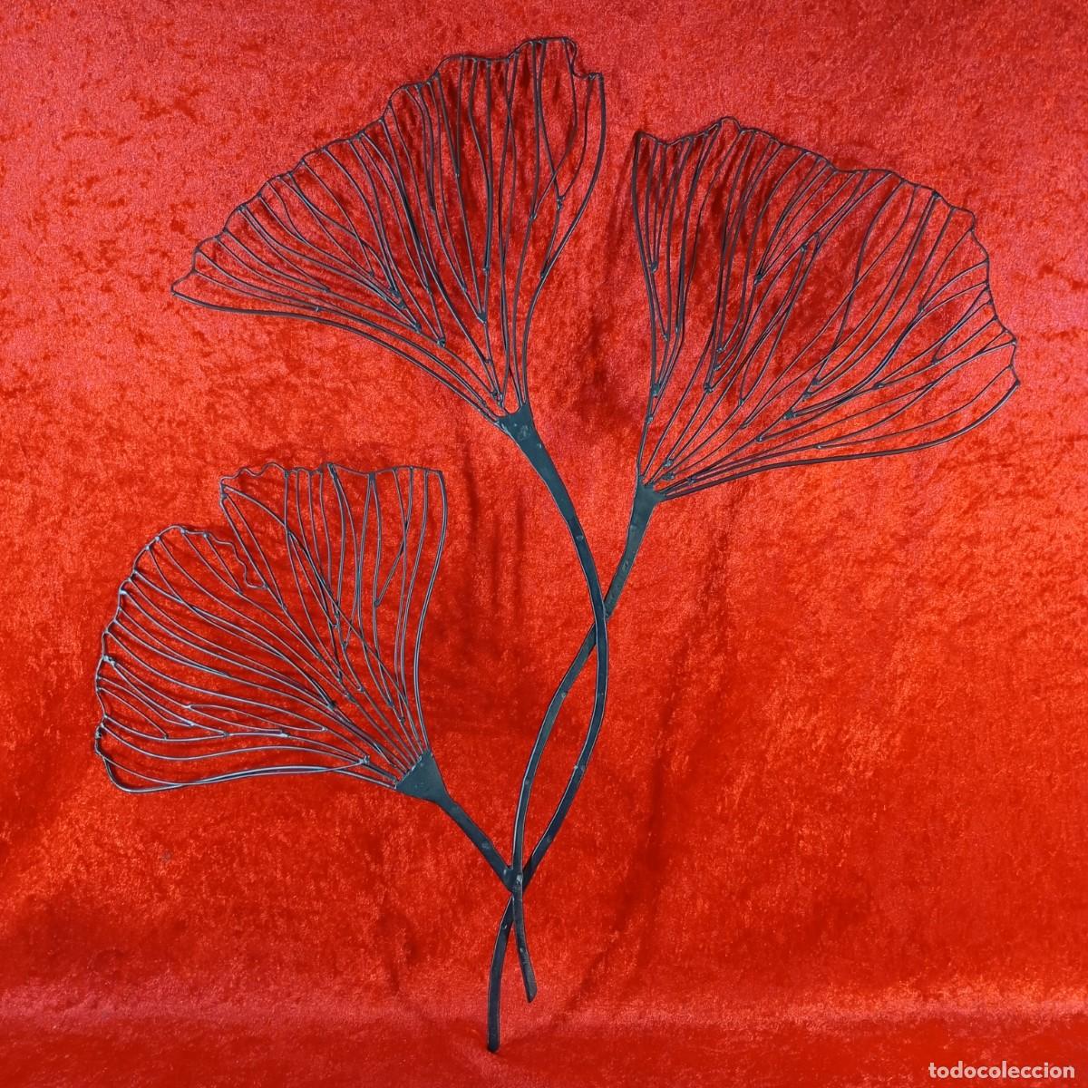 Vintage: ESCULTURA DE PARED VINTAGE - EN FORMA DE FLOR - FABRICADA EN METAL - 65 CM X 65 CM