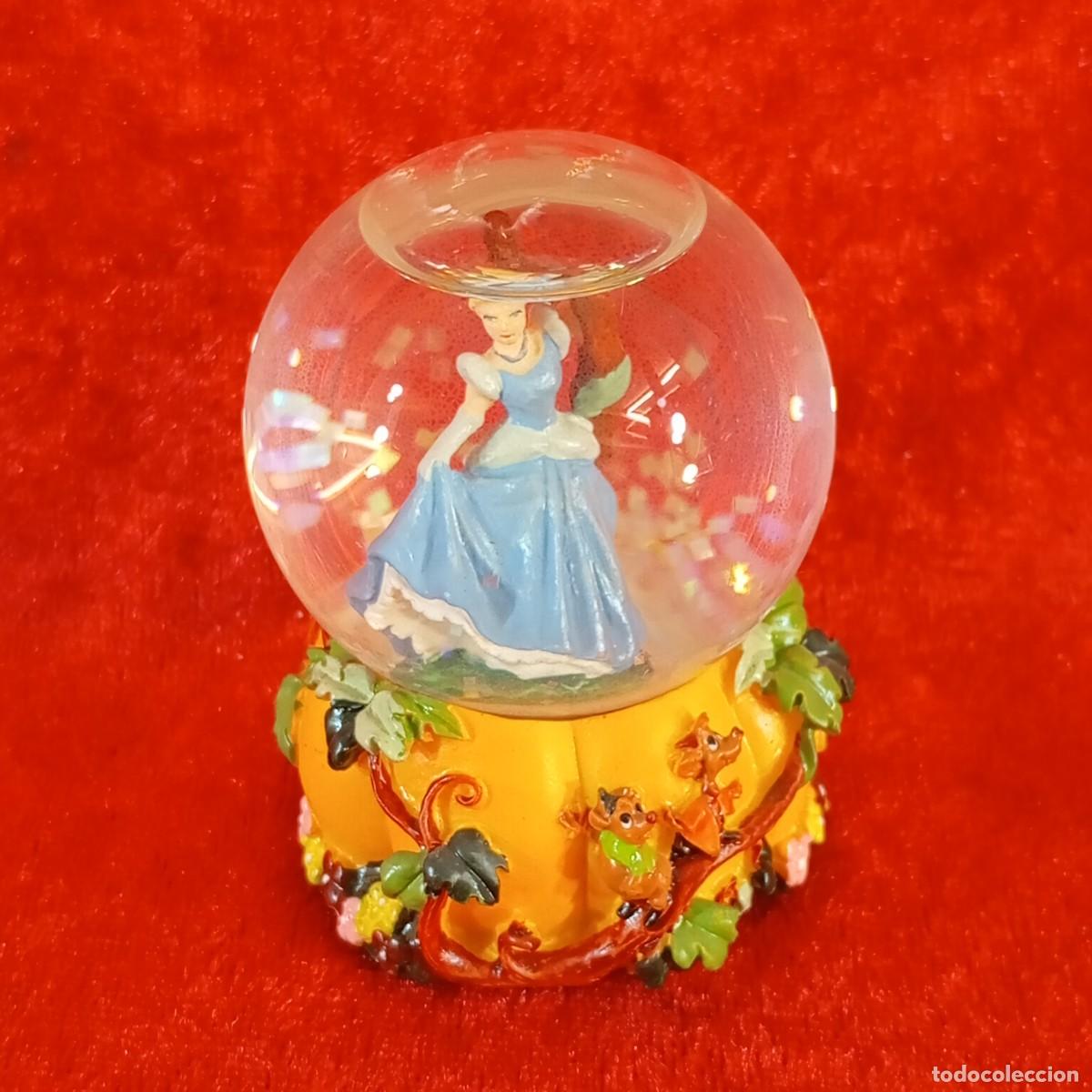 Vintage: MINI BOLA DE NIEVE COLECCIONABLE - CENICIENTA - DISNEY - PLANETA DE AGOSTINI - 6,5 CM DE ALTO