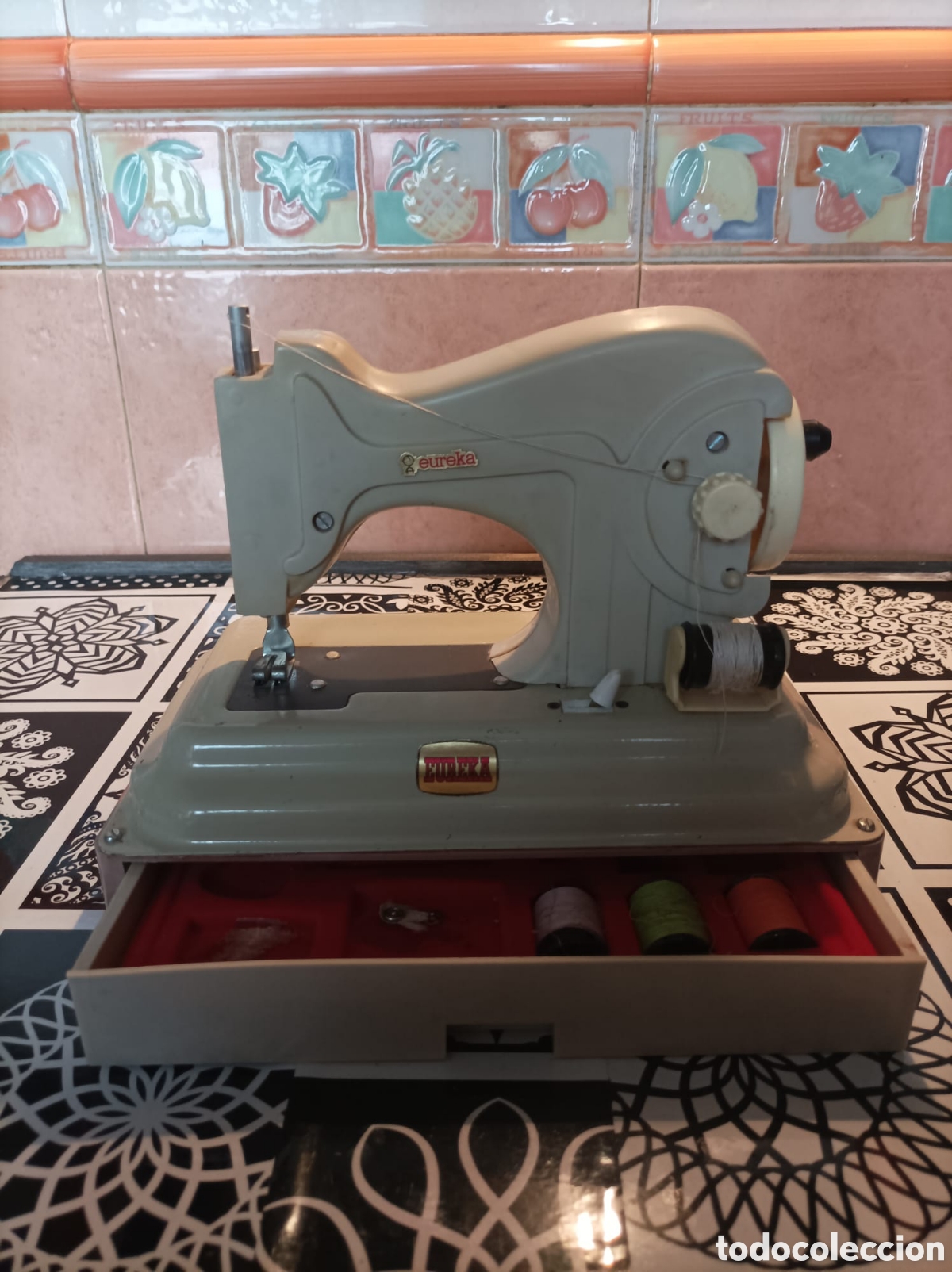 Vintage: Maquina de coser vintage. - Foto 4
