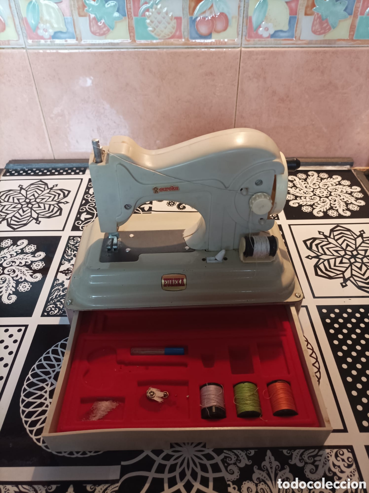 Vintage: Maquina de coser vintage. - Foto 5