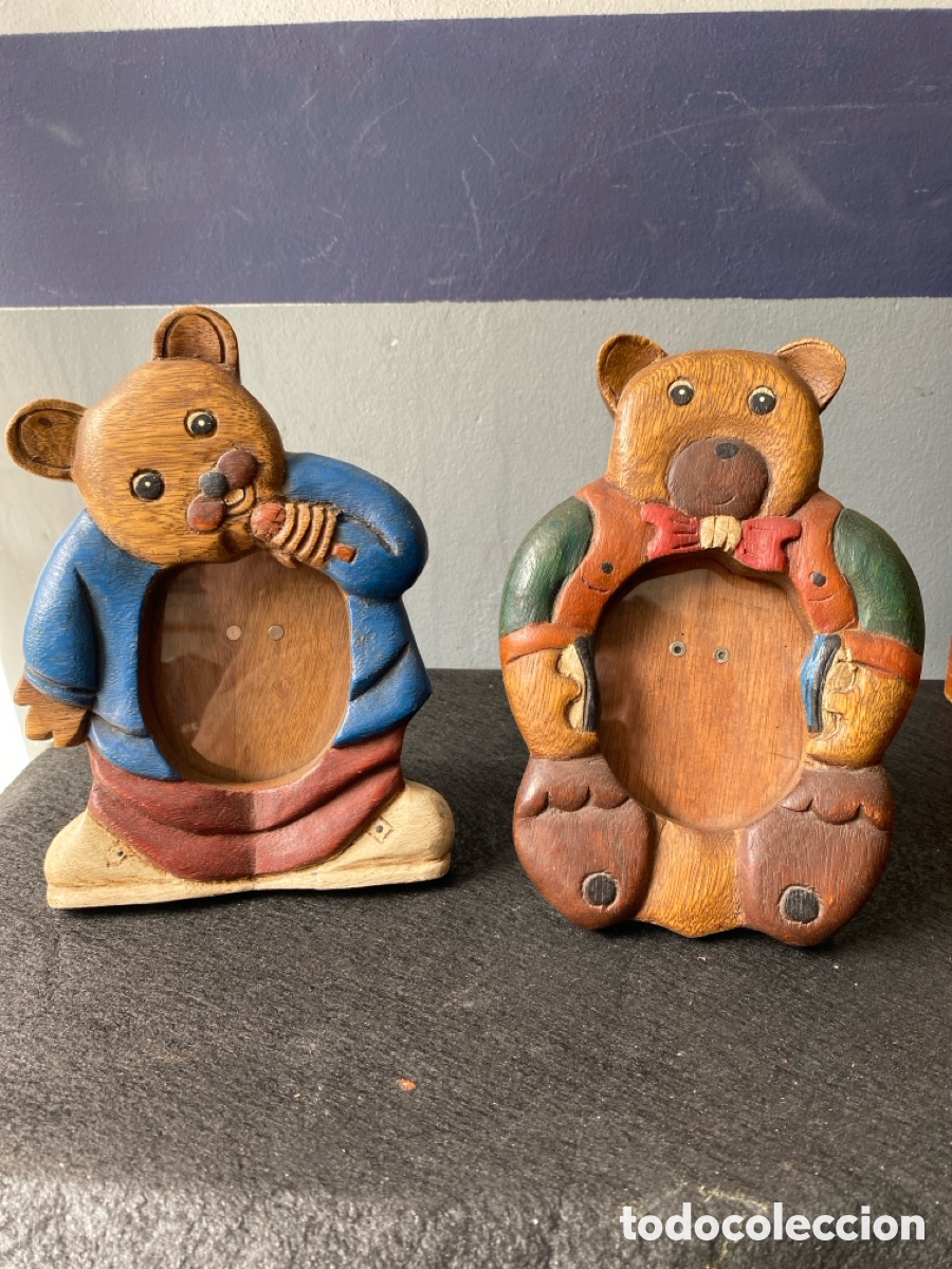 Vintage: Porta retratos tallado en madera y pintado a mano