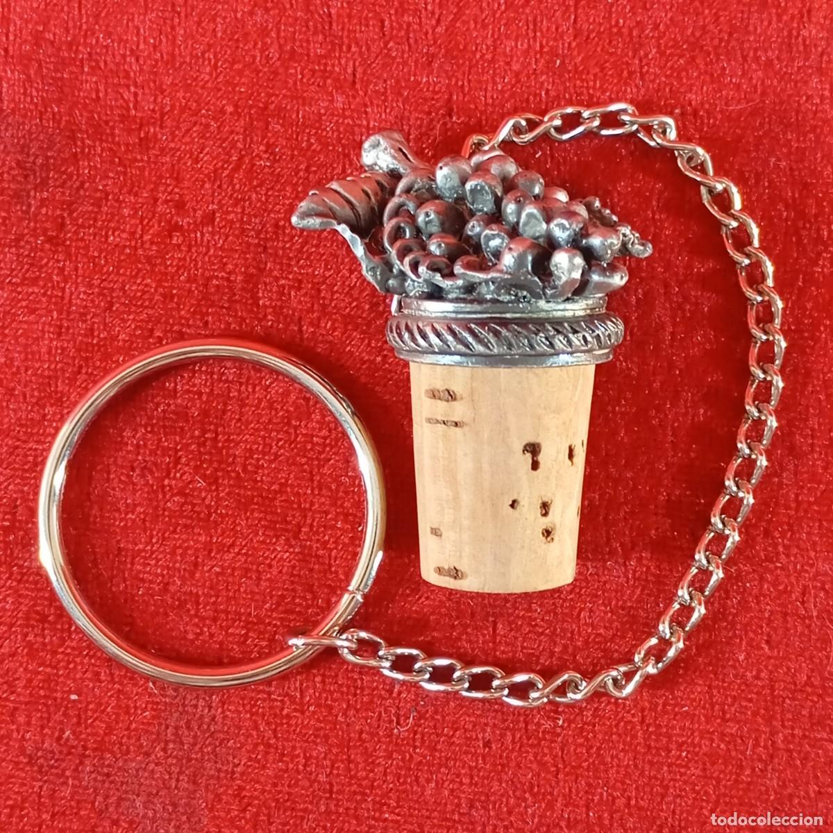 Vintage: TAPON DE BOTELLA DE VINO - ELABORADO EN PELTRE - VINTAGE - CADENA METALICA - 21