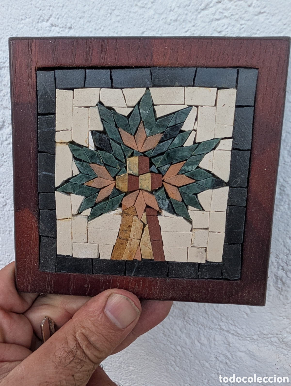 Vintage: &bull; Mosaico artesanal en piedra natural y m&aacute;rmol con marco de madera - Dise&ntilde;o &Aacute;rbol de la Vida / Olivo