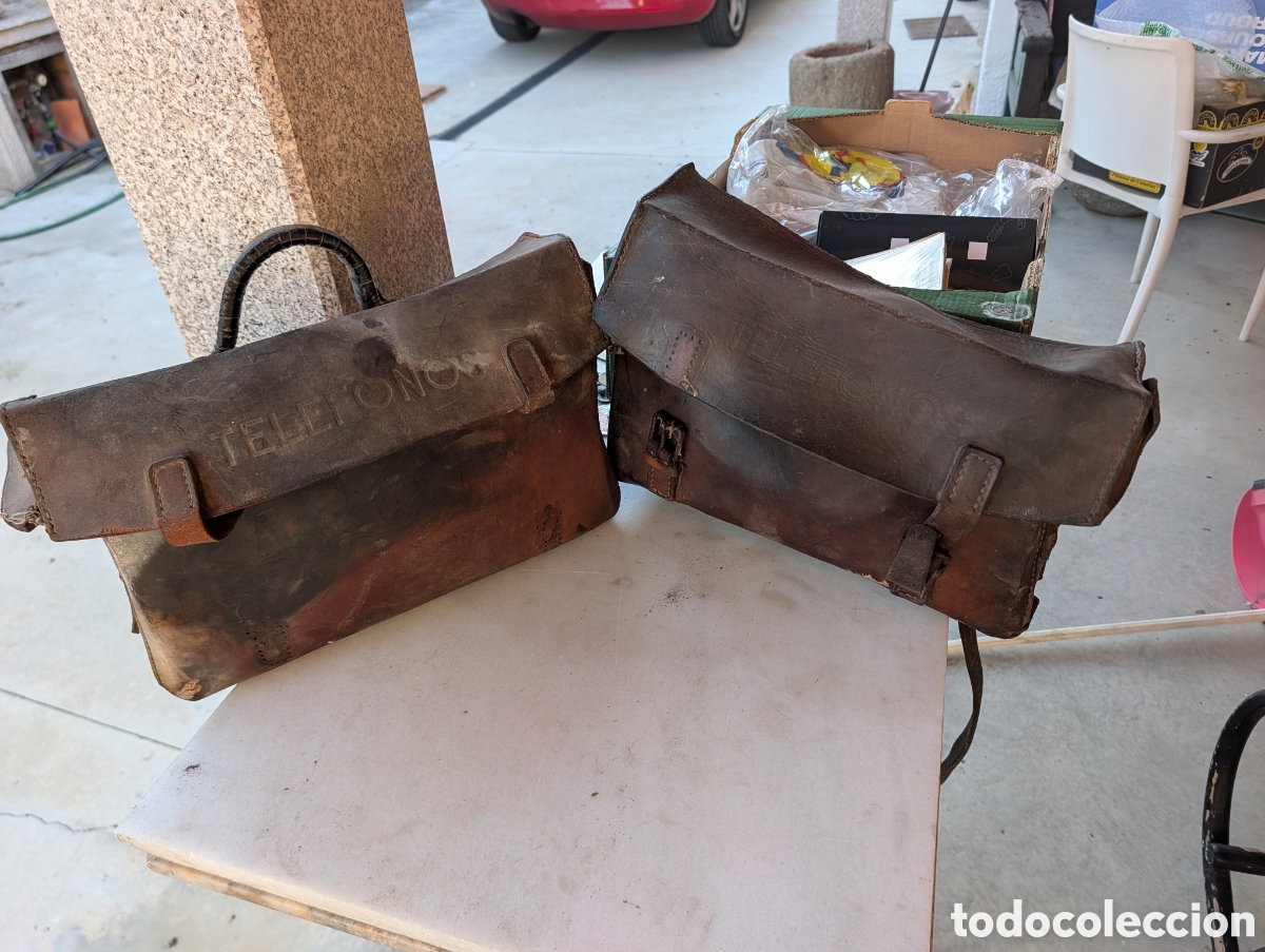 Vintage: Pareja de antiguas carteras fundas de cuero para tel&eacute;fono de campa&ntilde;a repujado Telefonos CTNE