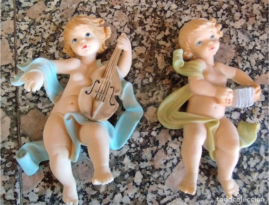 Vintage: PAREJA DE ANGELITOS MUSICOS EN RESINA MIDEN 19/13 CM