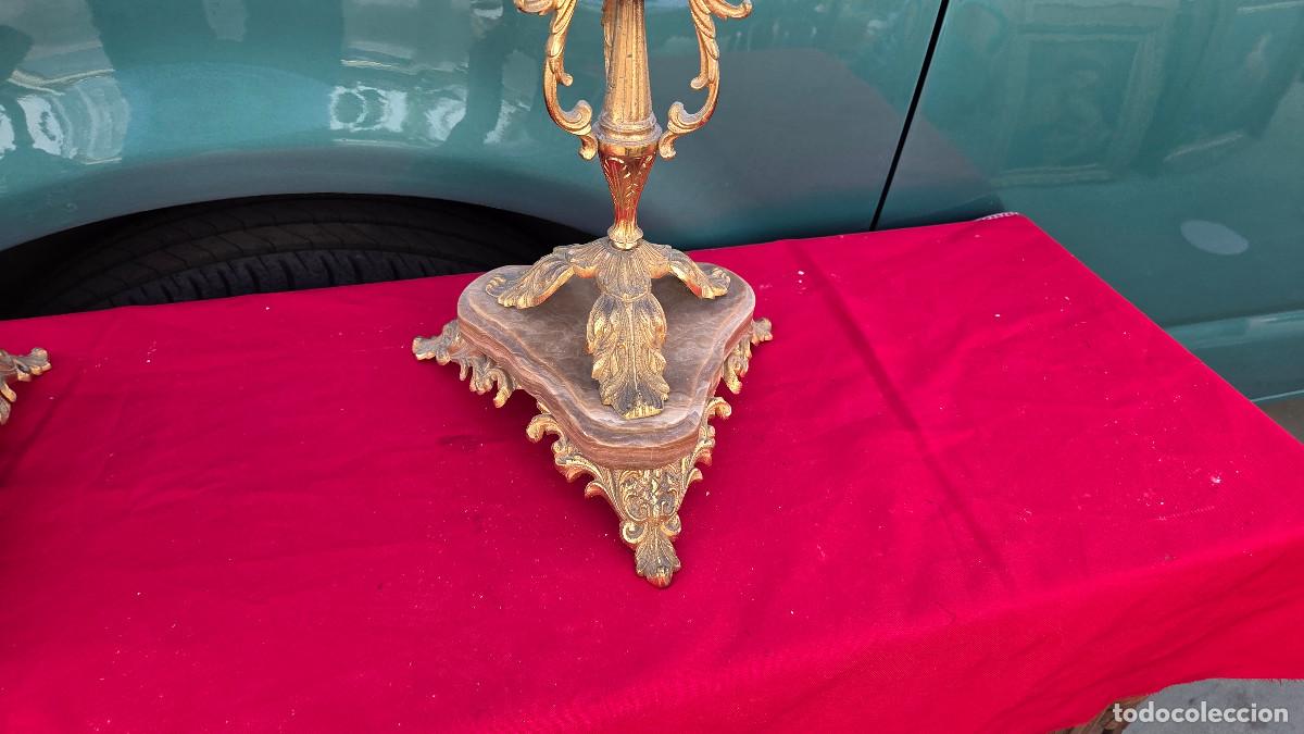 Vintage: 2 candelabros de bronce dorado - Foto 4